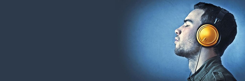 Site fornecido por Uauhost é um sistema incrível para web rádio com layout responsivo.